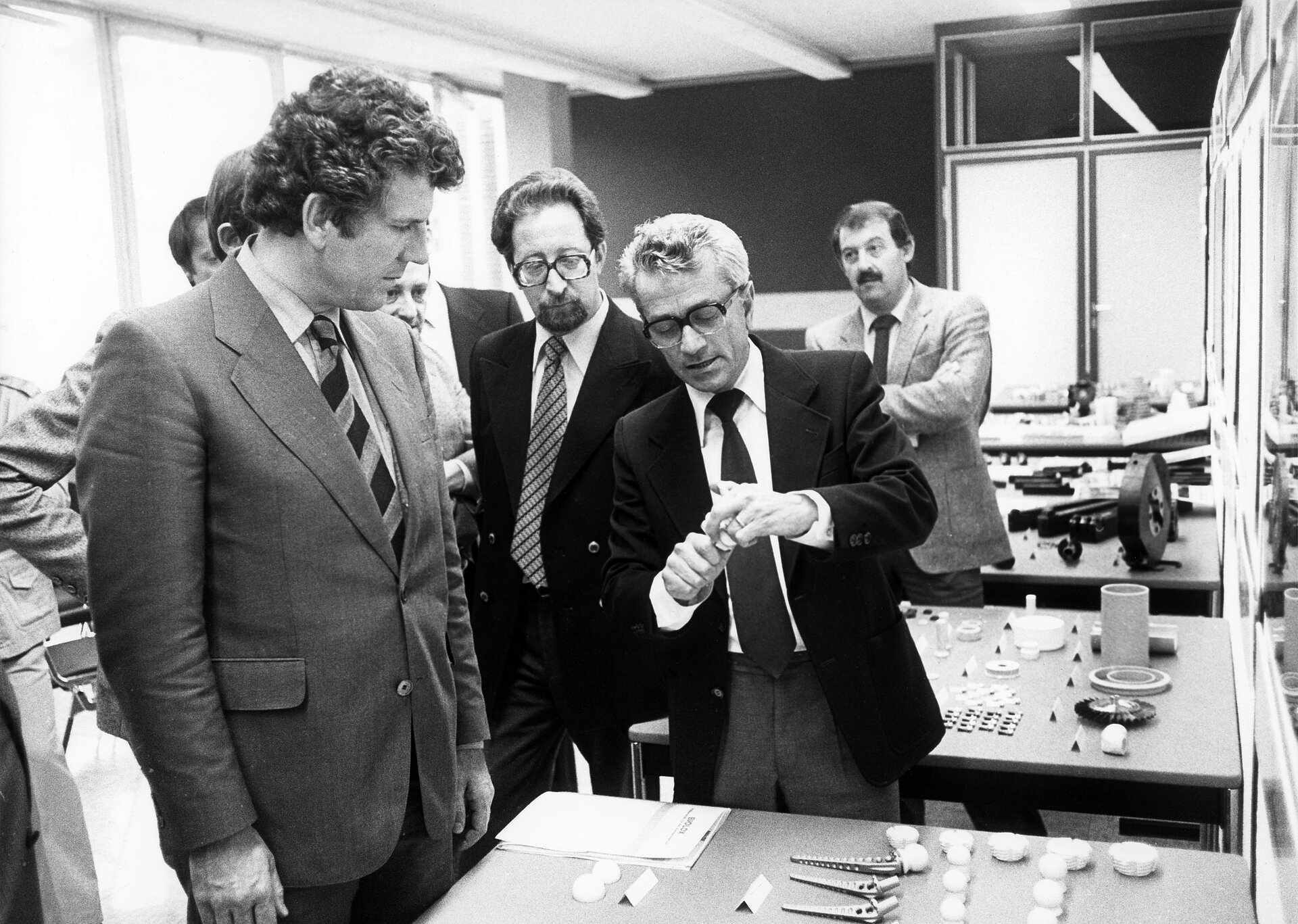 German Minister for Research and Industry Dr. Volker Hauff (left) visiting Feldmühle AG Dr Dörre (right)